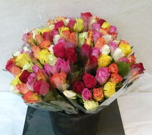 BQT 10 ROSES 40CM MB VARIEES